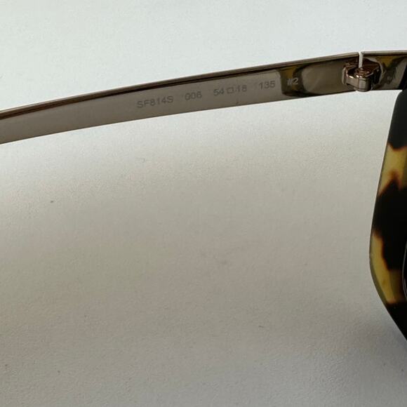 Salvatore Ferragamo Black-Havana Tortoise Butterfly Frame Sunglasses + Case main image 4